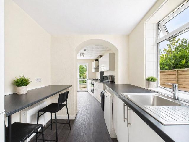 Lodge Causeway, Fishponds, Bristol BS16, 6 bed shared accommodation to rent, £3,300 pcm | PrimeLocation