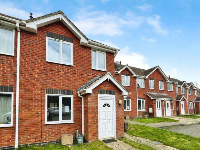 Lodge Court, Telford TF2 2 bed terraced house to rent £995 pcm £230 pw