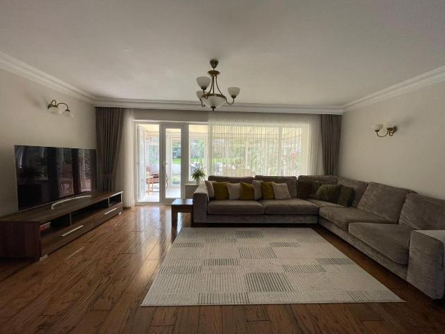 Lodge Close, Chigwell IG7, 5 bed terraced house to rent, £4,850 pcm | PrimeLocation