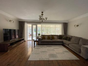 Chigwell, Essex county - Garden, Gym, Parking