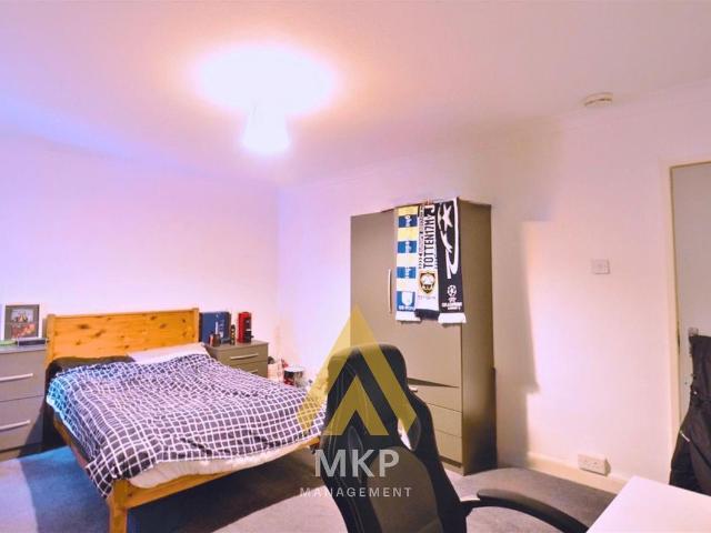 Lodge Hill Road, Selly Oak, Birmingham B29, 5 bed shared accommodation to rent, £2,218 pcm | PrimeLocation