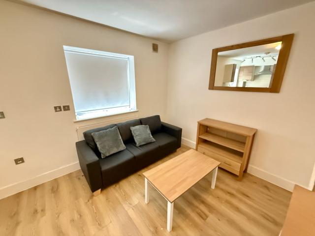 Lodge Lane, Finchley, London N12, 1 bed flat to rent, £1,452 pcm | PrimeLocation