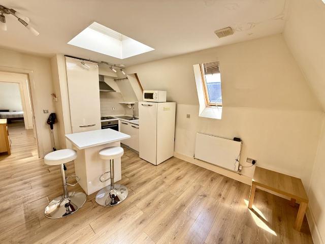 Lodge Lane, London N12, 1 bed flat to rent, £1,365 pcm | PrimeLocation
