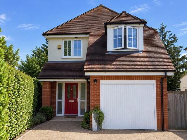 Lodge Oak Lane, Tonbridge, TN9 3 bed detached house to rent £2,200 pcm £508 pw