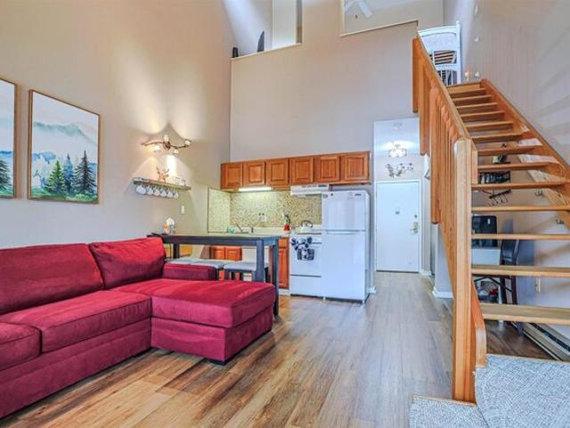 Lodge Rd Unit A, Lincoln, Condo For Sale