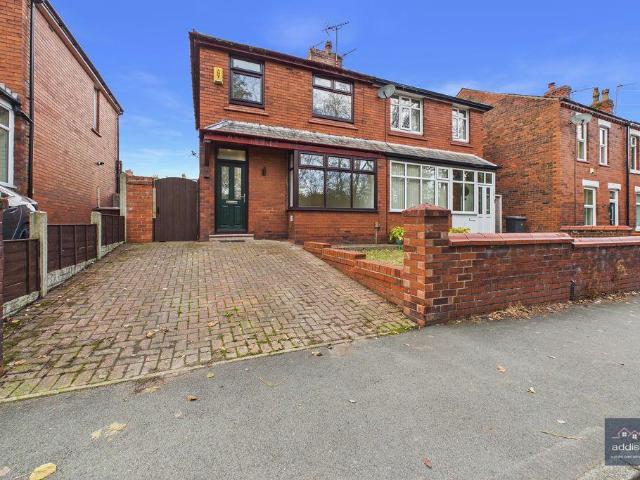 Lodge Road, Orrell, Wigan 2 bed semi detached house to rent £950 pcm £219 pw