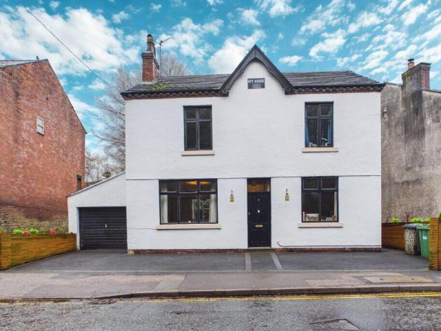 Lodge Road, Orrell WN5 3 bed detached house to rent £1,595 pcm £368 pw