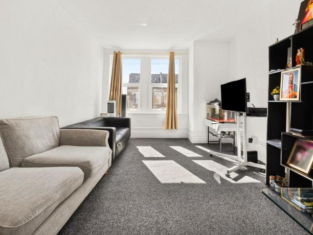 Lodge Road, Croydon CR0, 1 bed flat to rent, £1,250 pcm | PrimeLocation