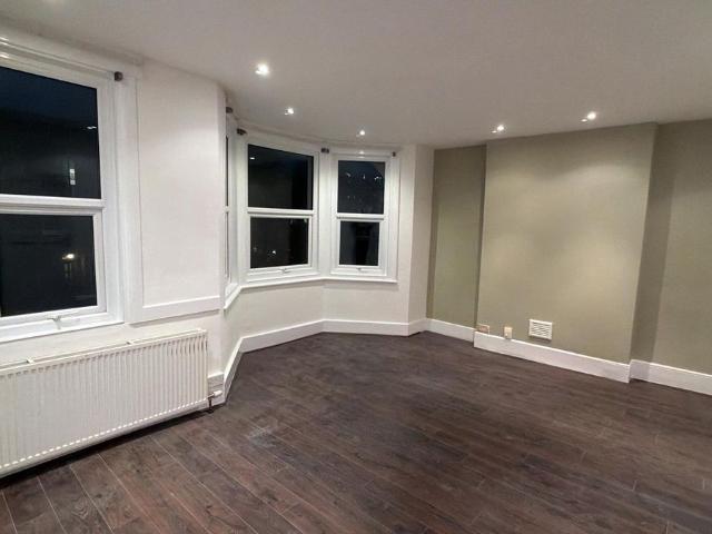 Lodge Road, Croydon CR0, 2 bed flat to rent, £1,700 pcm | PrimeLocation