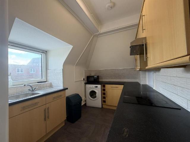 Lodge Road, London 3 bed apartment to rent £2,200 pcm £508 pw