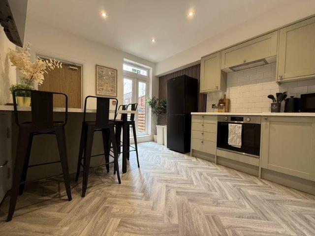 Lodge Road, Rugby, CV21 1 bed apartment to rent £1,000 pcm £231 pw