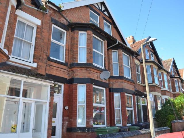 Lodge Road, Redditch B98 4 bed terraced house to rent £1,200 pcm £277 pw
