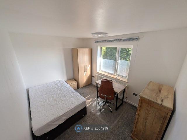 Lodge Road, Stoke On Trent ST7, Room to rent, £390 pcm | PrimeLocation