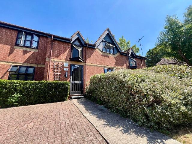 Lodgehill Park Close, Harrow HA2, Studio to rent, £1,200 pcm | PrimeLocation
