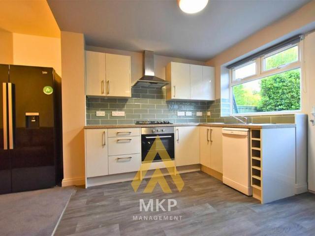 Lodgehill Road, Selly Oak, Birmingham. 5 bed terraced house to rent £2,210 pcm £510 pw
