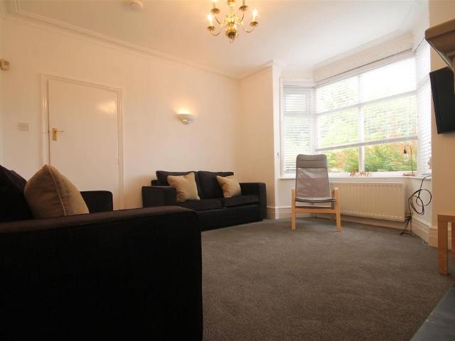 Lodore Road, High West Jesmond 5 bed terraced house to rent £2,825 pcm £652 pw