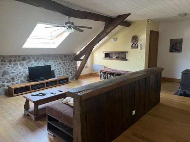 Loft mansardé de 160 m2 à découvrir à Saint Étienne de Baïgorry