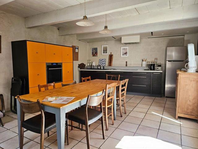 Loft Meublé Villeneuve Les Avignon 4 pièce s 126 m2