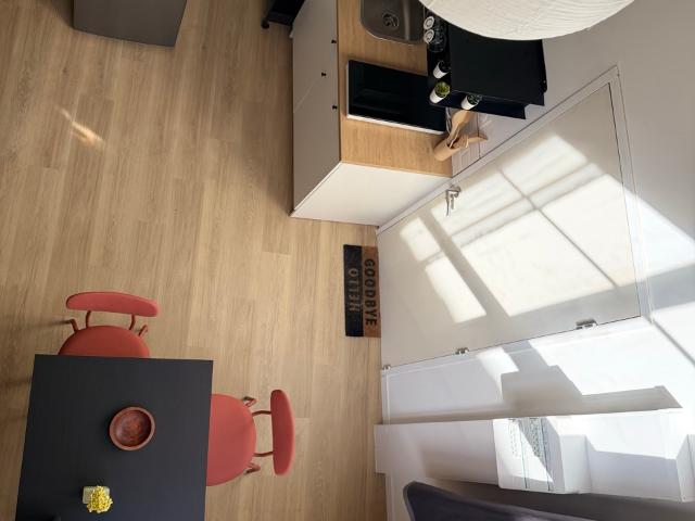 Loft meublé avec mezzanine – 480 € tout compris – centre Tonnerre