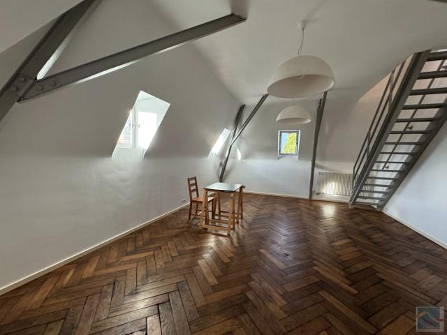 Loft moderne à louer, Rue des Vétérinaires, Anderlecht un espace de vie unique dans un quartier convivial e proche de tout et à deux pas de la gare du midi