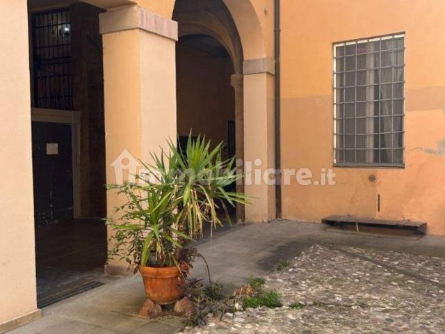 Loft, ottimo stato, su più livelli, Centro Storico, Bologna