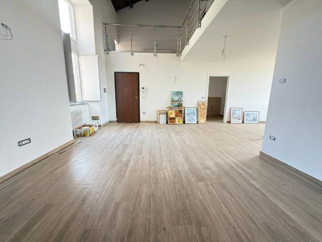 Loft / Open Space in affitto a Caserta CE