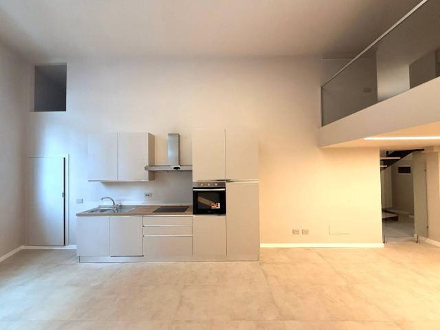Loft / Open Space in vendita a Milano MI