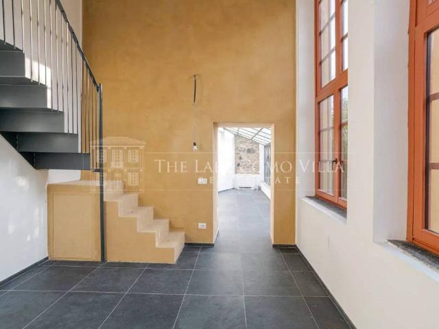 Loft / Open Space in vendita a Moltrasio CO