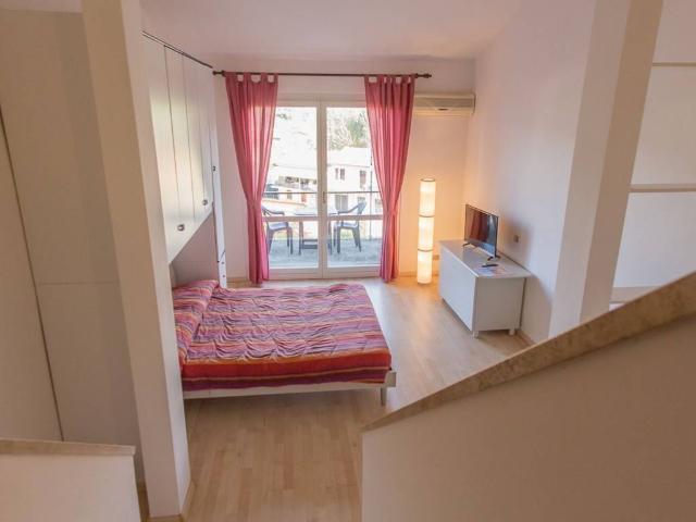 Loft / Open Space in vendita a Ameglia SP