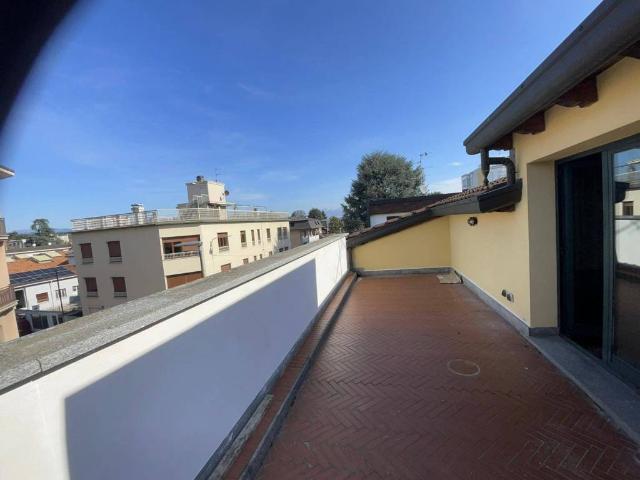 Loft / Open Space in vendita a Cabiate CO