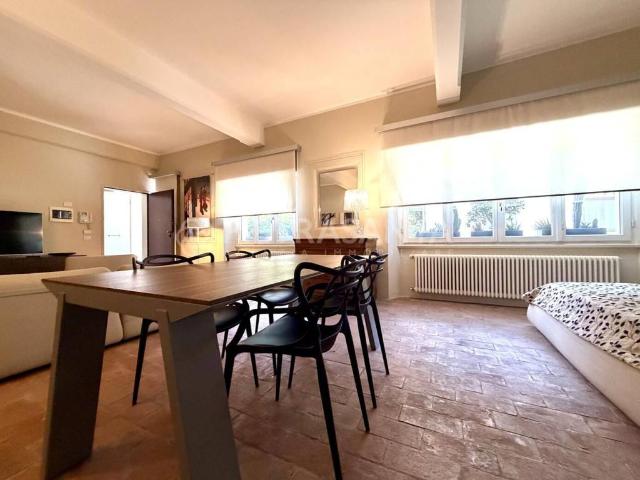 Loft / Open Space in vendita a Camaiore LU
