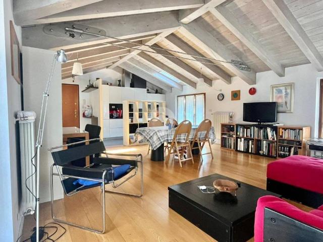 Loft / Open Space in vendita a Carate Brianza MB