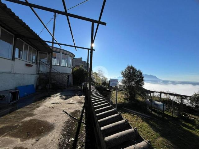 Loft / Open Space in vendita a Collevecchio RI