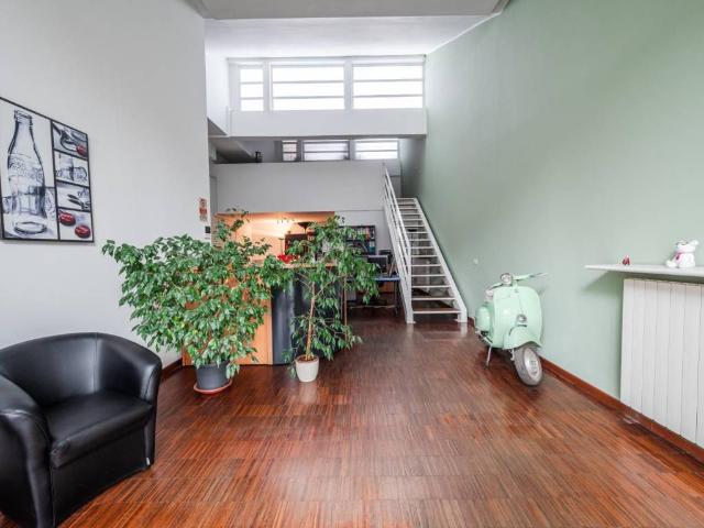 Loft / Open Space in vendita a Corsico MI