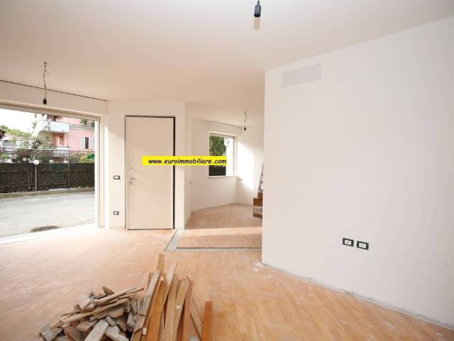 Loft / Open Space in vendita a Pineto TE