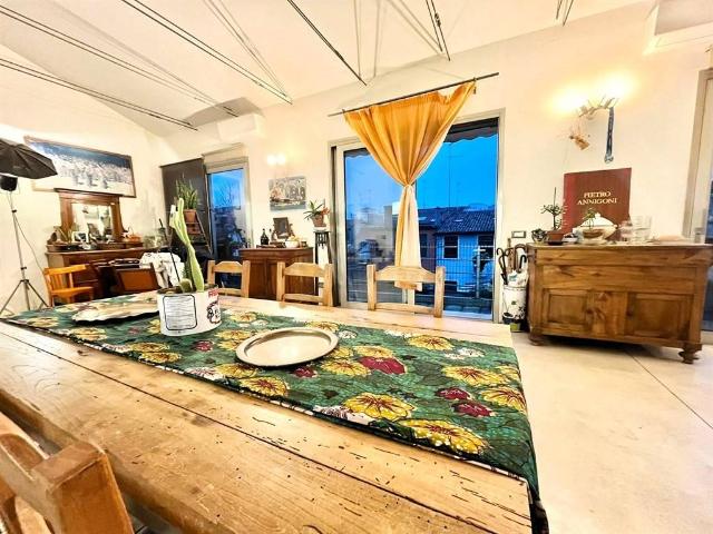 Loft / Open Space in vendita a Ravenna RA