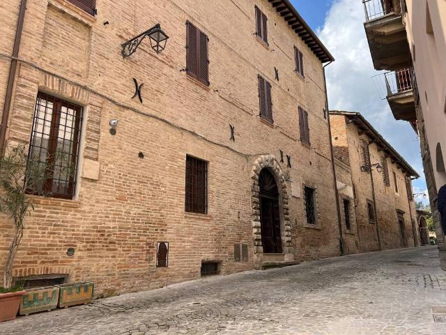 Loft / Open Space in vendita a Sarnano MC