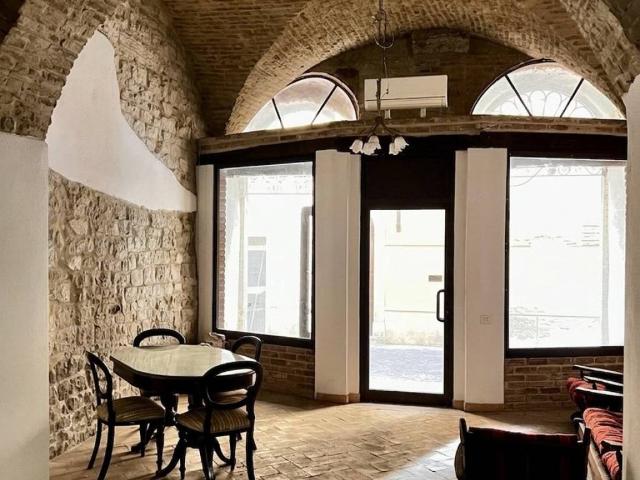 Loft / Open Space in vendita a Todi PG