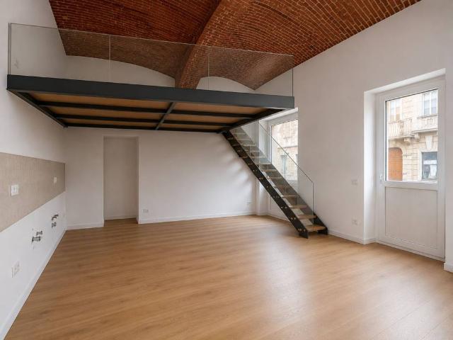 Loft / Open Space in vendita a Torino TO