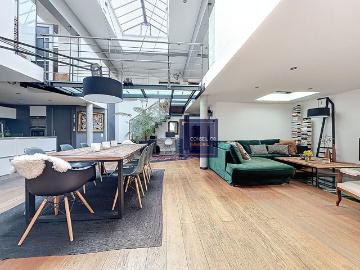 Loft atypique 180m2 Jardin privatif proche metro B Lyon Gerland