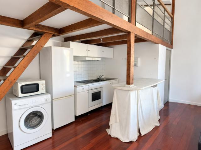 Loft à rénover au triangle d'or avec ascenseur