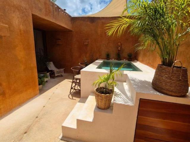 Loft amueblado con alberca privada en pequeña comunidad cerrada, Centro Mérida