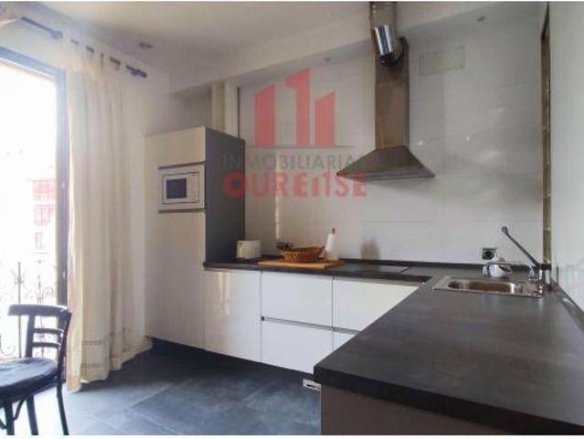 LOFT AMUEBLADO EN EL CASCO ANTIGUO DE OURENSE QUEDA DISPONIBLE A FINALES DE JUNIO 2026