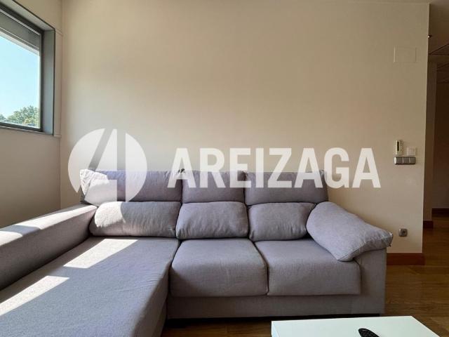Loft amueblado para contrato de alquiler de larga duración. Para perfil profesional