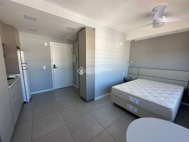 Loft com 1 quarto e 25m² para alugar em Farroupilha, Porto Alegre