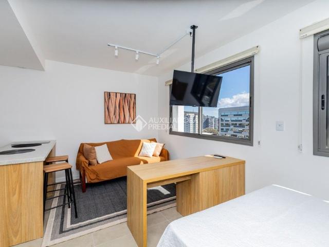 Loft com 1 quarto e 29m² para alugar em Jardim do Salso, Porto Alegre