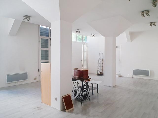 LOFT COMMERCIAL DANS IMPASSE AU CALME IDEAL