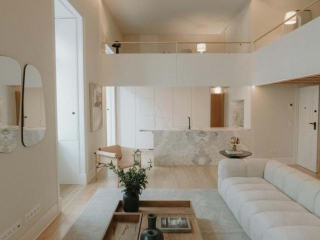 Loft Duplex com 2 Suites e Varanda junto à Avenida da Liberdade