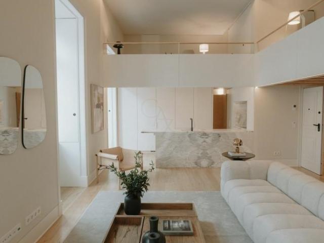 Loft Duplex com 2 Suites e Varanda junto à Avenida da Liberdade