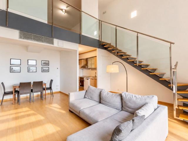 Loft dúplex de 90 m2 con terraza y zonas comunes